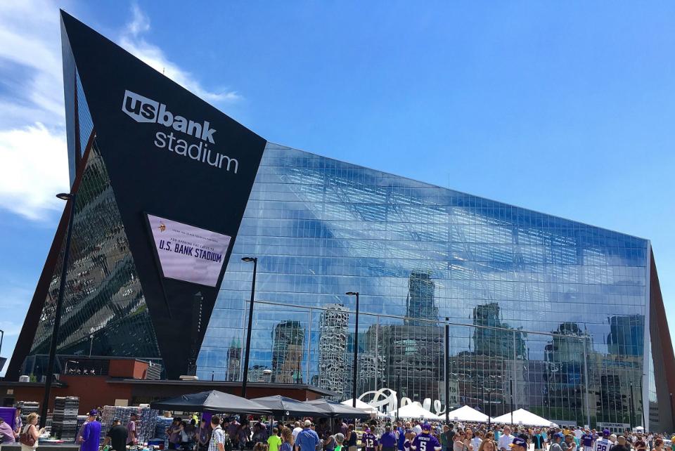 Vikings US Bank Stadium-(3) Geared Traction Freight- 10,000 lb _ 12,000 lb Capacity